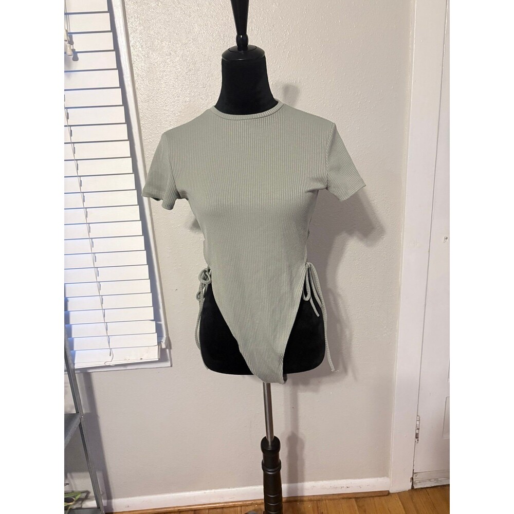 Meshki Sage Short Sleeve high cut with side ties ribbed bodysuit Size M